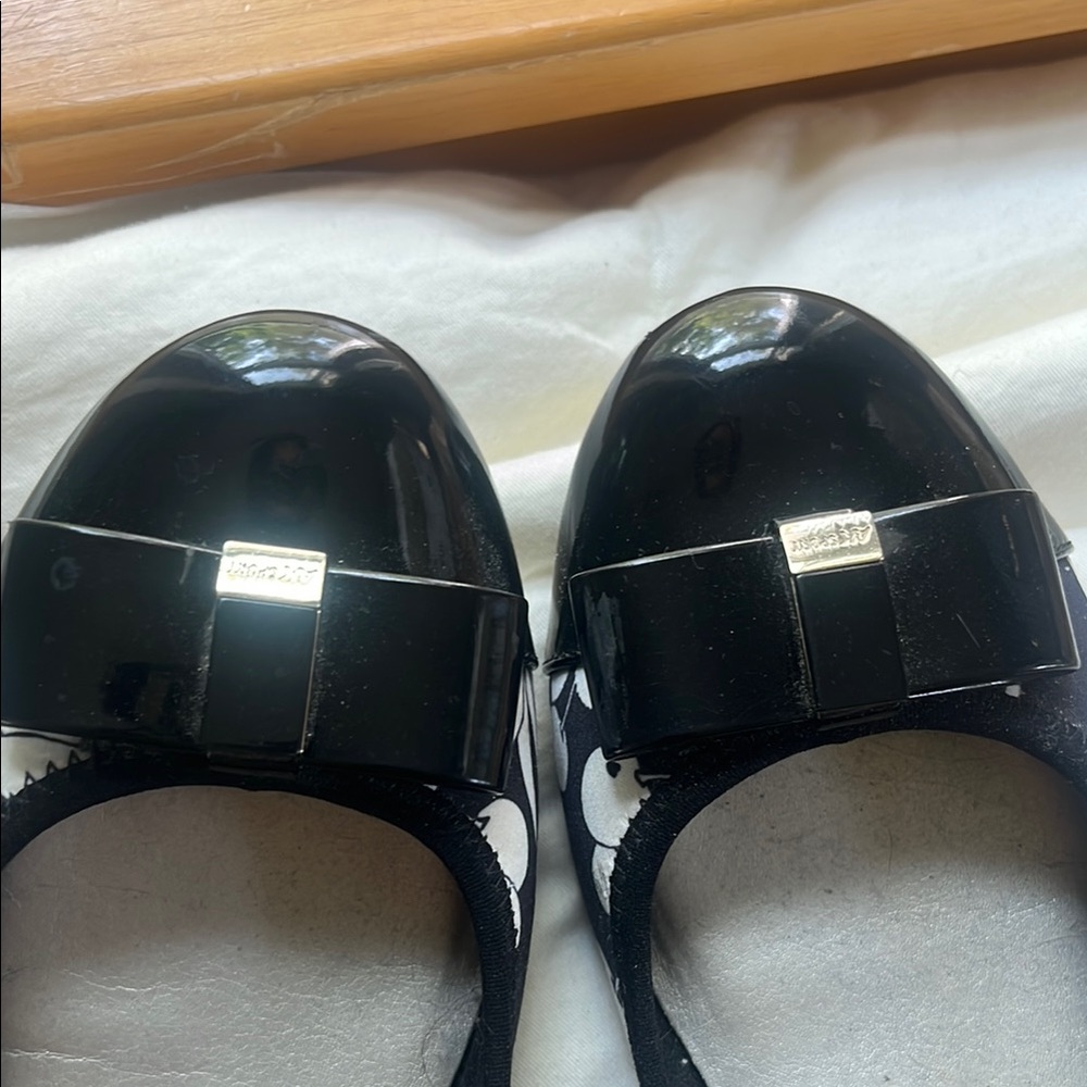 Anne Klein Black Flats with Decorative Bow - Picture 8 of 8